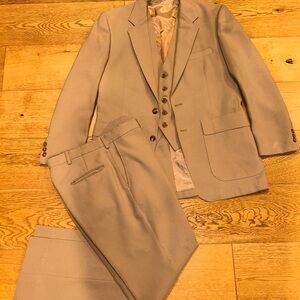 Elegant Men's Beige Suit Set